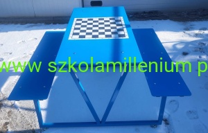 Stolik piknikowy z ławeczkami HDPE do gry w szachy lub chińczyk dla dorosłych